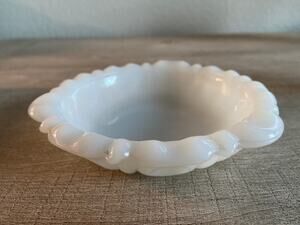 Vintage Anchor Hocking White Milk Glass Trinket Dish / Ashtray / Small Bowl